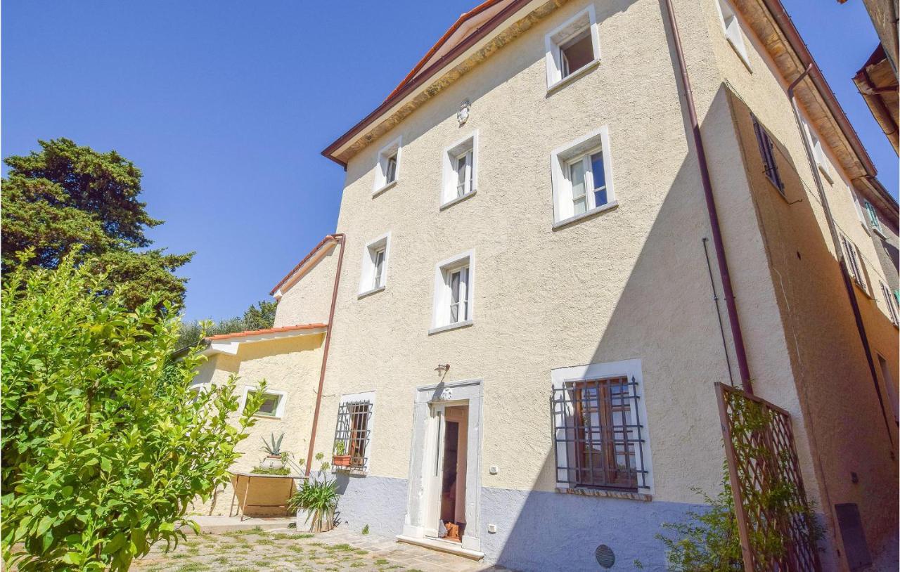5 Bedroom Amazing Home In Fabbiano Fabbiano  ภายนอก รูปภาพ